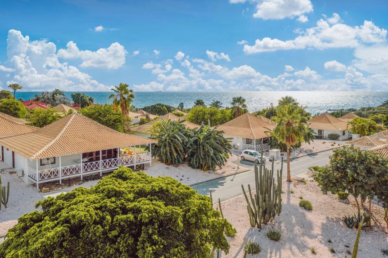 Papagayo Beach Resort (Adults Only) Виллемстад Экстерьер фото