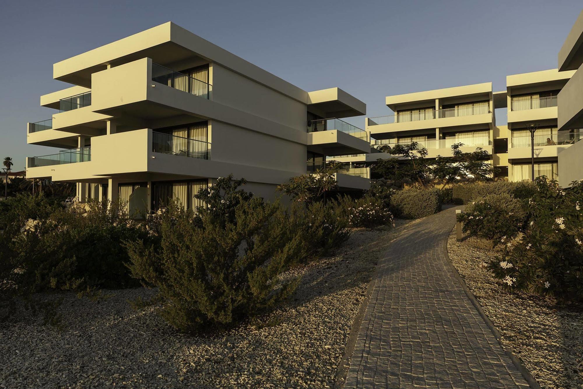 Papagayo Beach Resort (Adults Only) Виллемстад Экстерьер фото