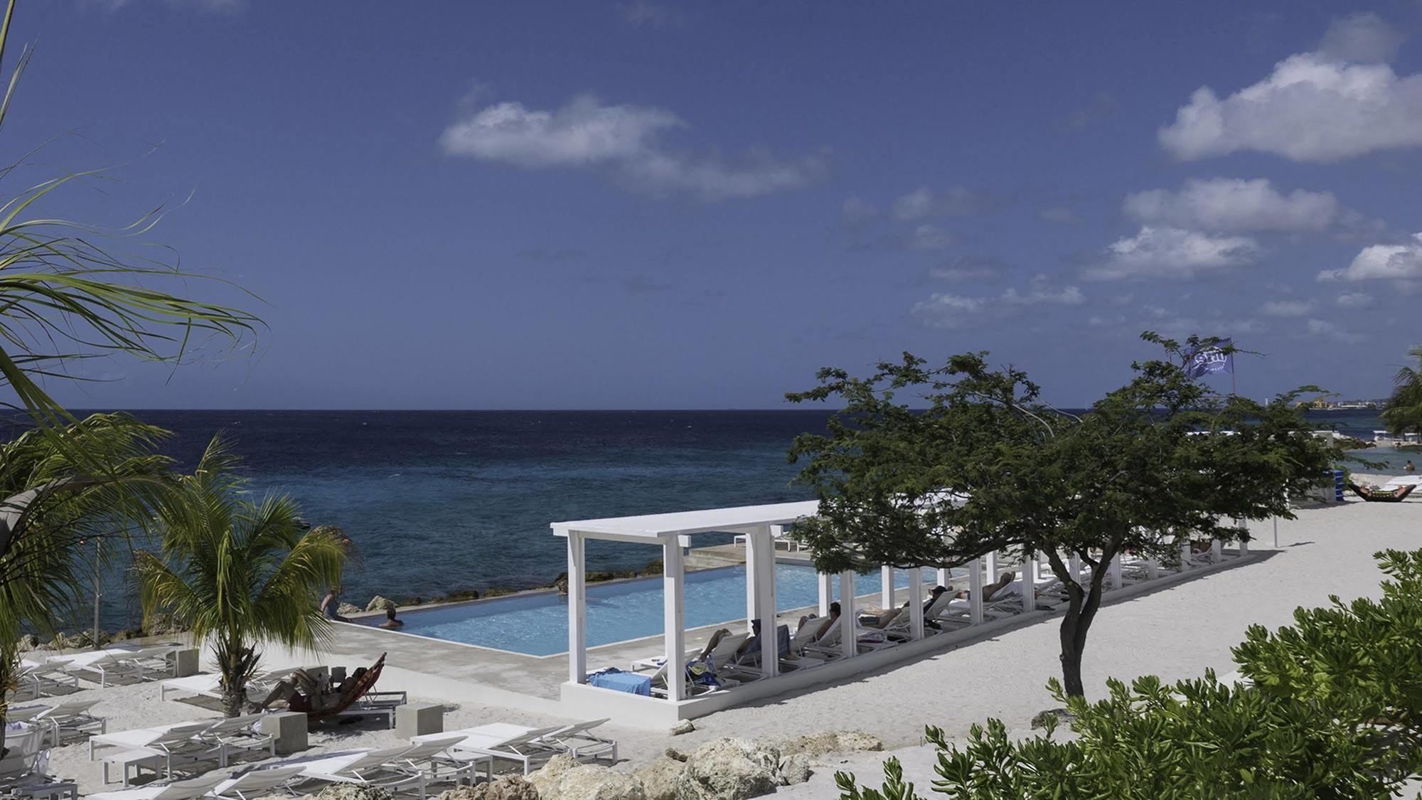 Papagayo Beach Resort (Adults Only) Виллемстад Экстерьер фото